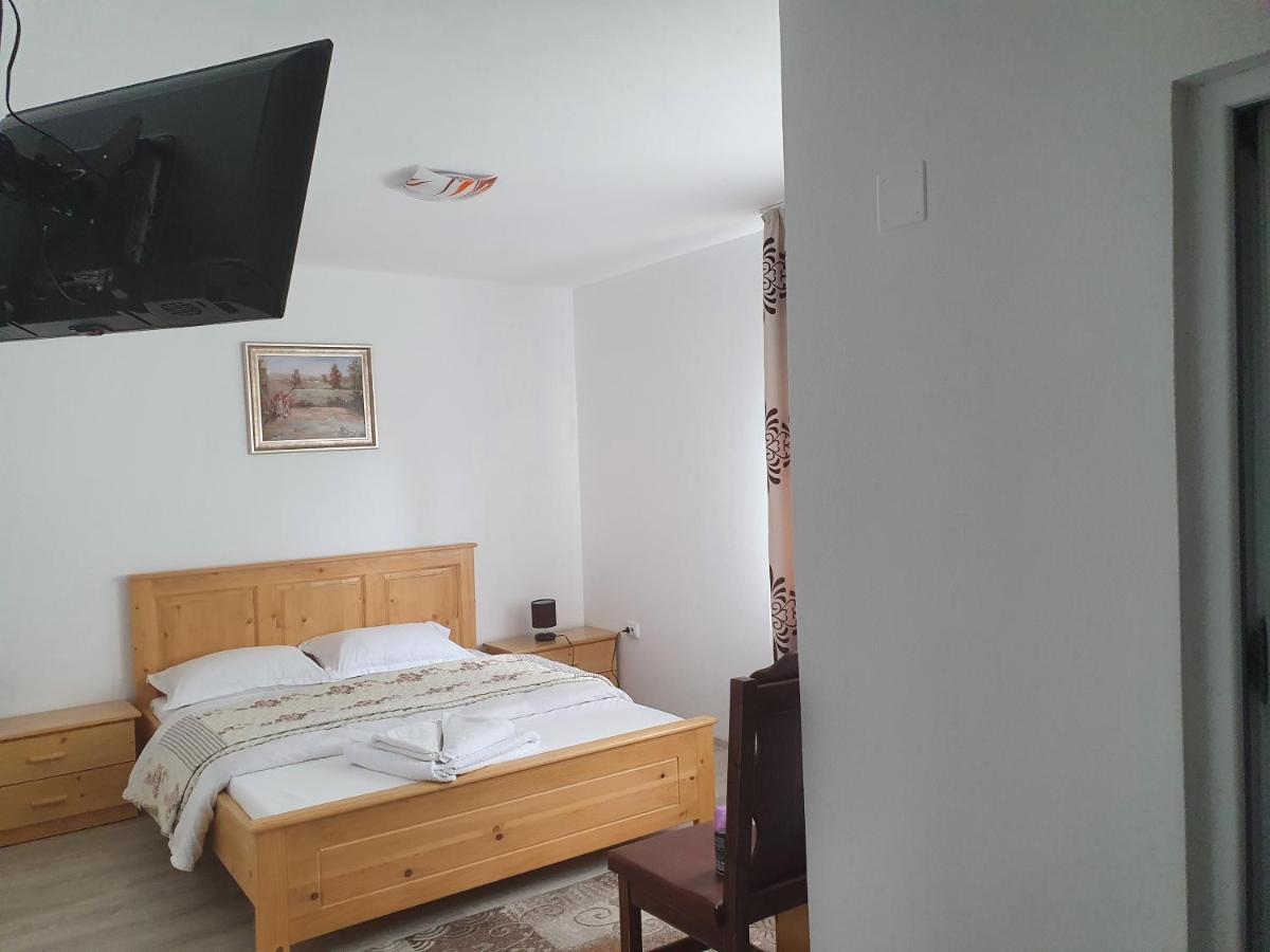 Pensiunea Ronicson Milostea Extérieur photo